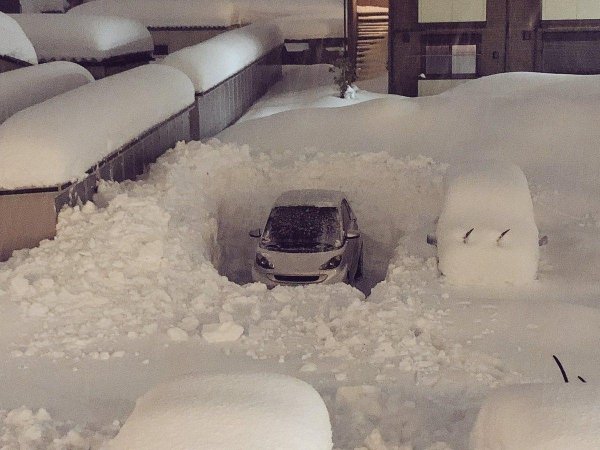 Много снега