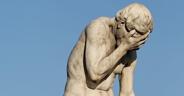 скульптура каина в саду тюильри