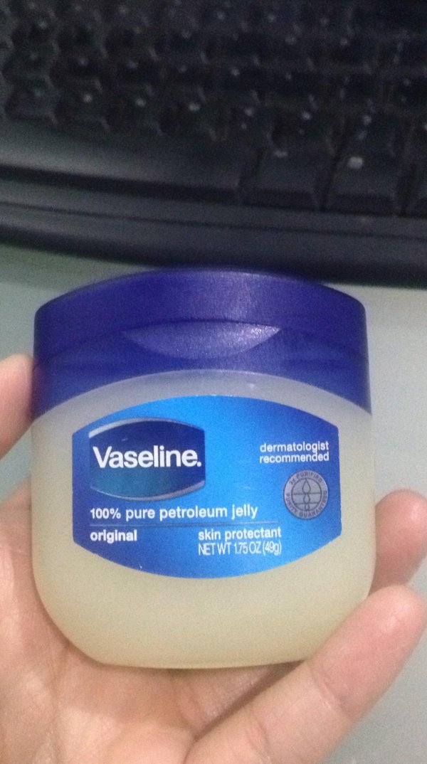 vaseline pure petroleum jelly