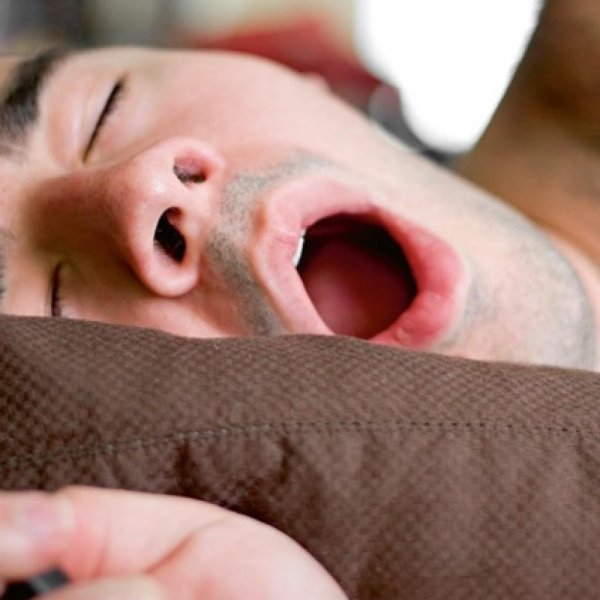 спать с открытым ртом