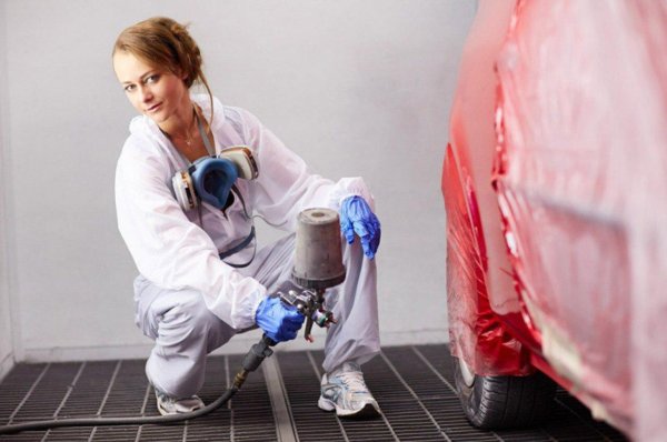 женщина автомаляр