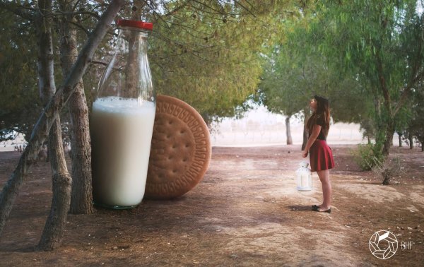 девушка с кефиром