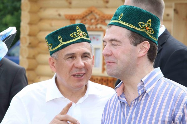 президент татарстана рустам минниханов