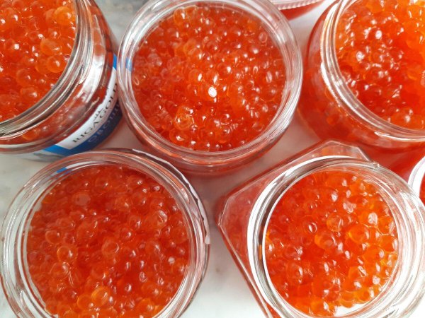 банка красной икры