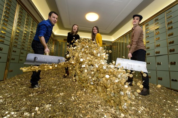 куча золота