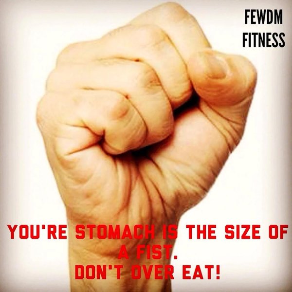 сжатые кулаки