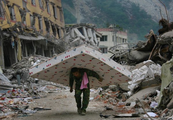 землетрясения 2000 года