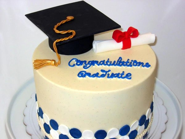 торт выпускнику