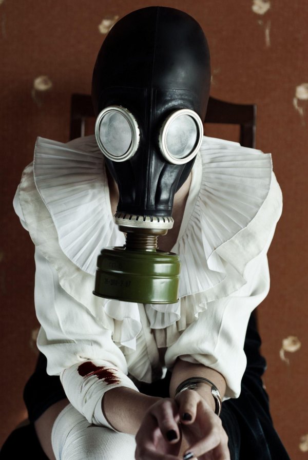 костюм с противогазом