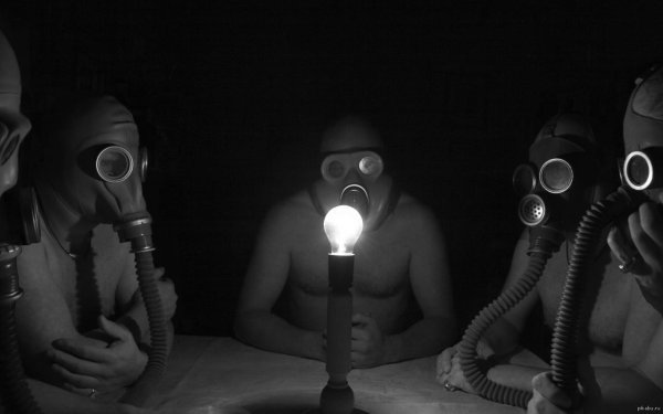 люди в противогазах