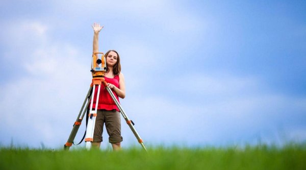 геодезия девушки