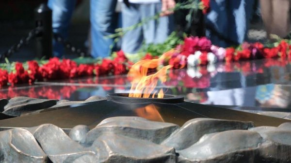 у вечного огня