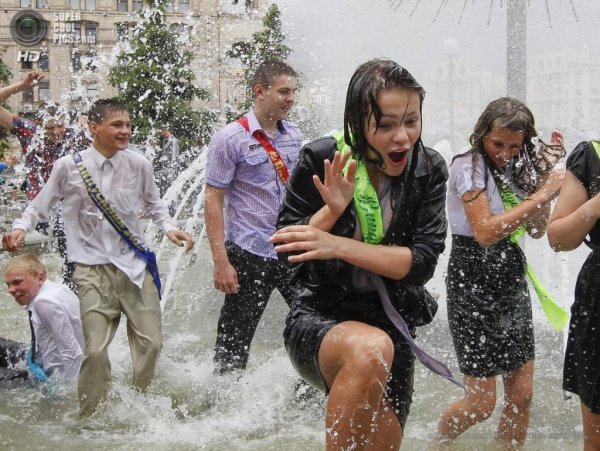 мокрые выпускницы
