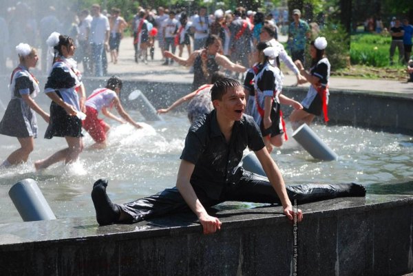 мокрые выпускницы