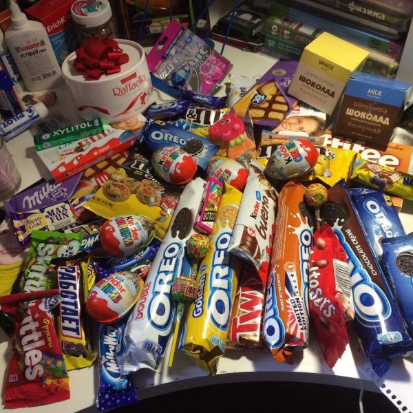 много вкусняшек