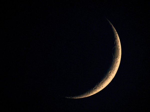waxing crescent moon