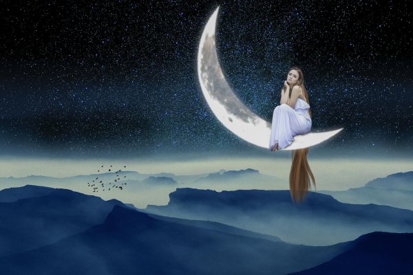 девушка под луной