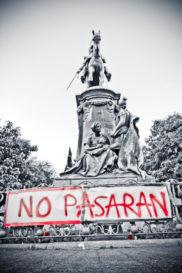 памятник екатерине великой в санкт петербурге