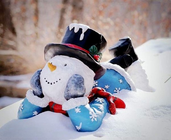 снеговик красивый