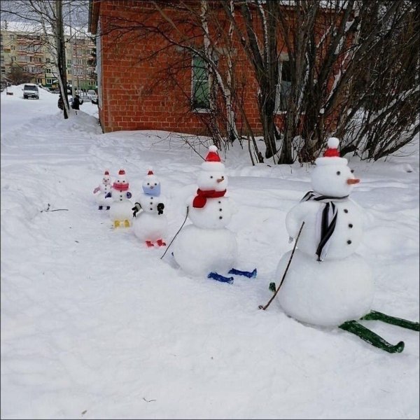 зимний снеговик