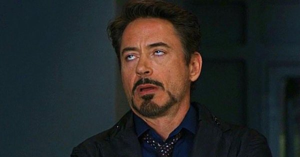 тони старк закатил глаза