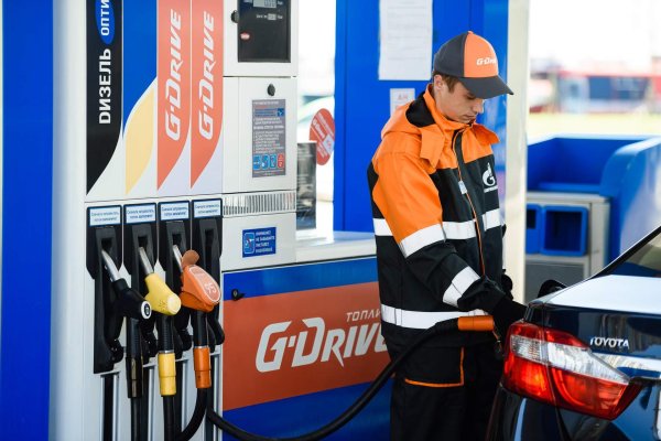 работник заправки