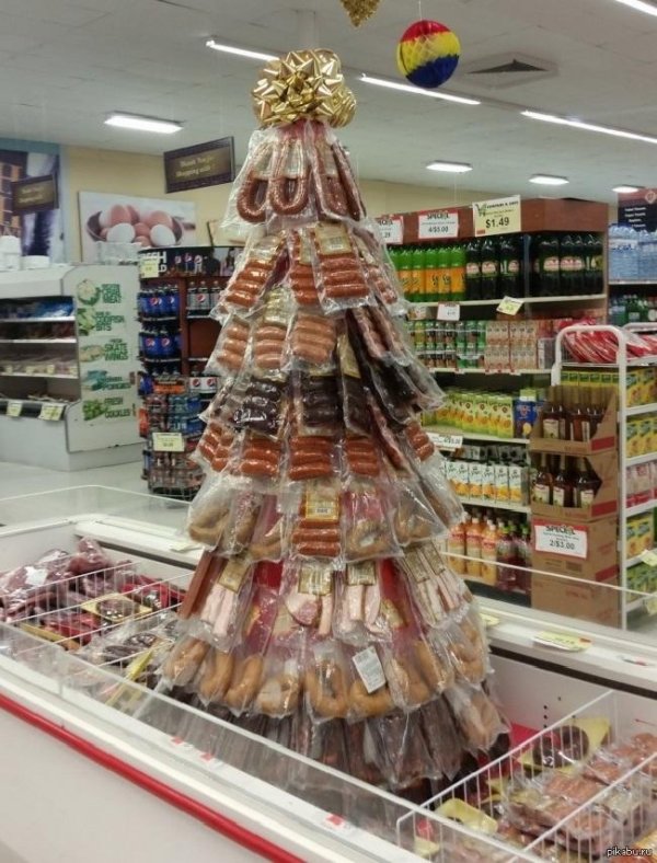 новогодняя выкладка в магазине