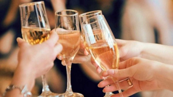 чоканье бокалами