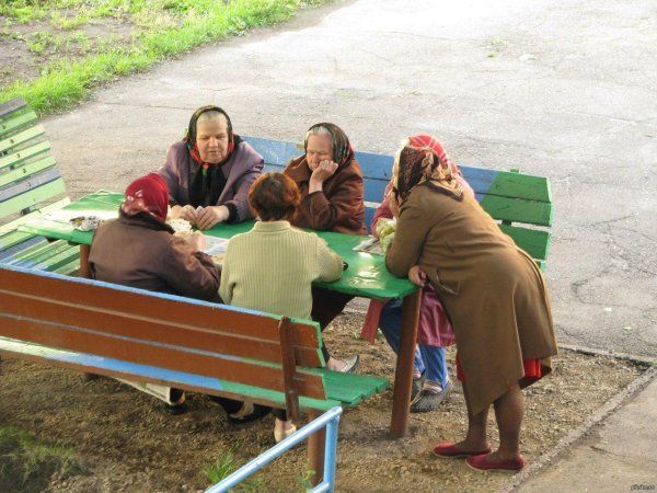бабки на лавке