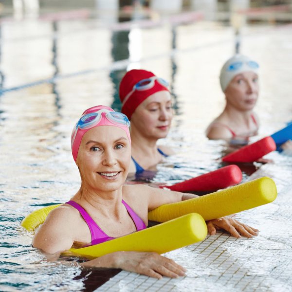 тренировка в бассейне