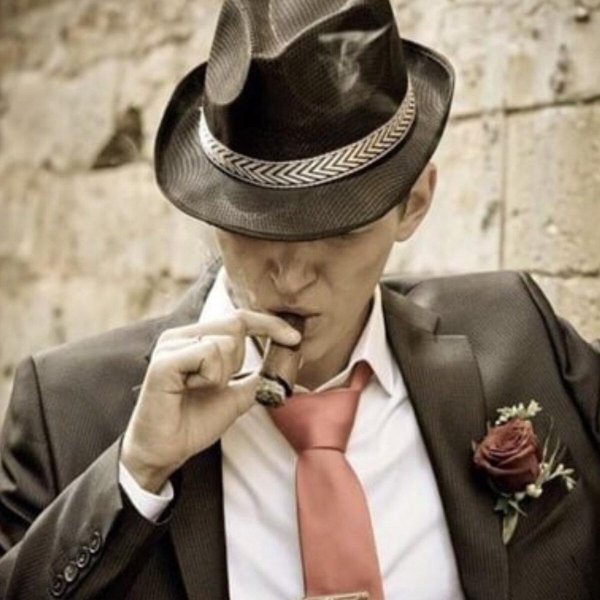 мафиози с сигарой