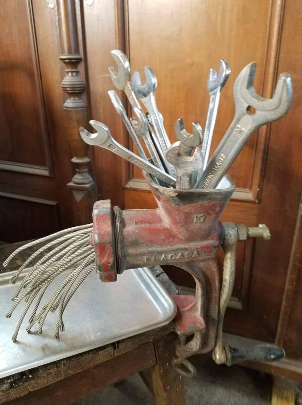 изделия из гаечных ключей