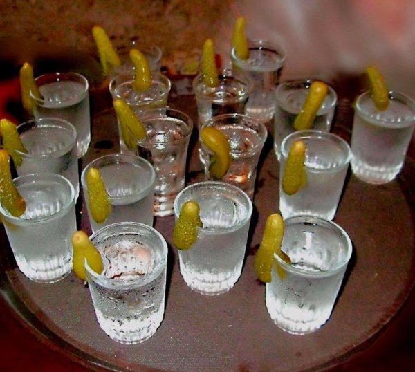 много рюмок