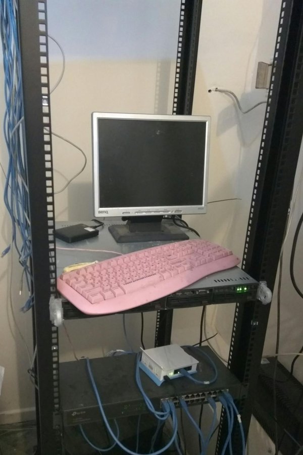 серверная стойка cisco