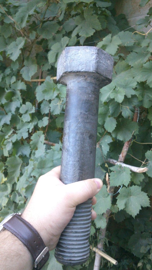 большие болты