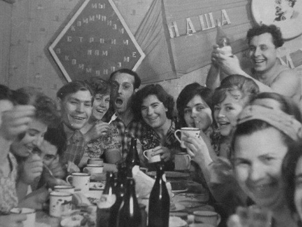 советское застолье