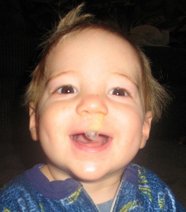 максим комаров 22051988