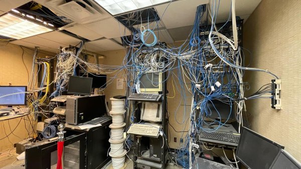 кабель менеджмент