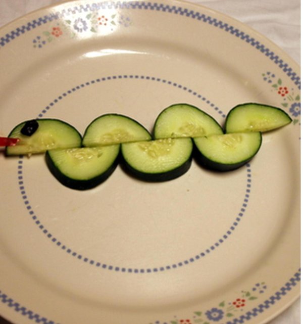 змейка из огурца