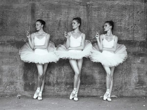 три балерины