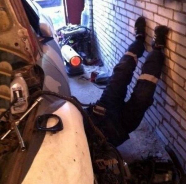 смешной автомеханик