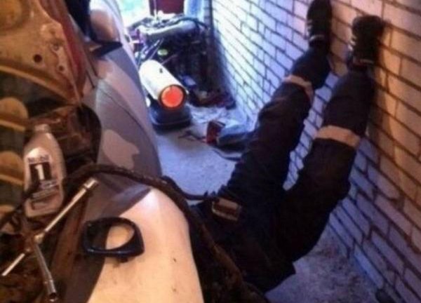 мужик в гаражах