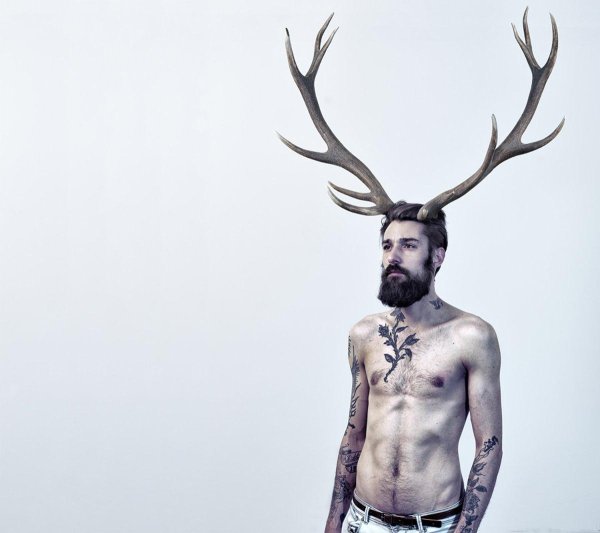 николас гонзалес тату олень