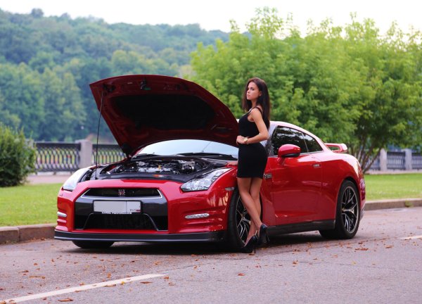 девушка автомобиль