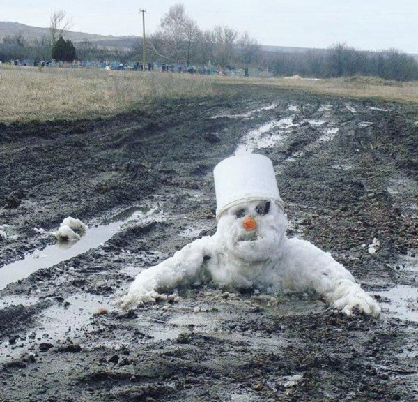 растаявший снеговик