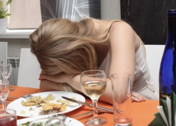 красивая алкоголичка