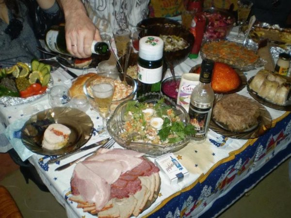 новогодние столы с едой