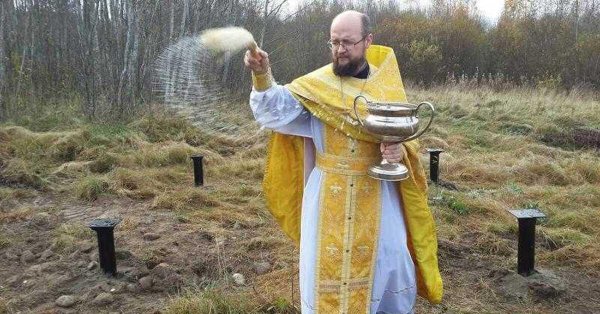 настоятель храма