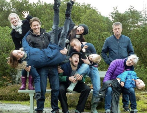 смешная группа людей