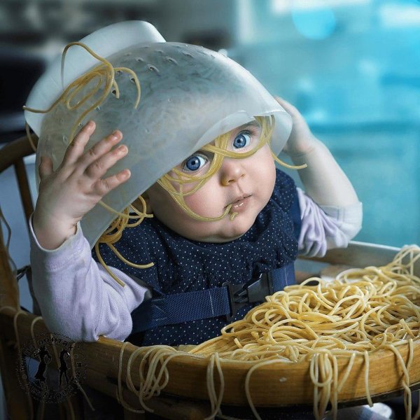 макароны на голове